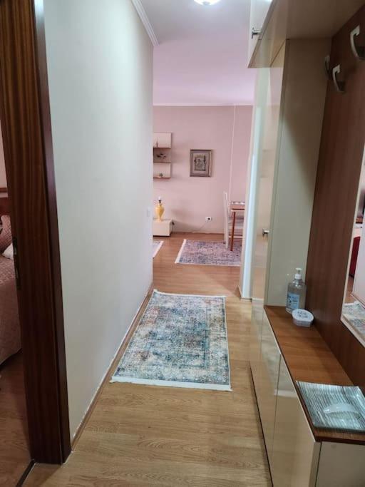 Cosy, Centrally-located Flat *